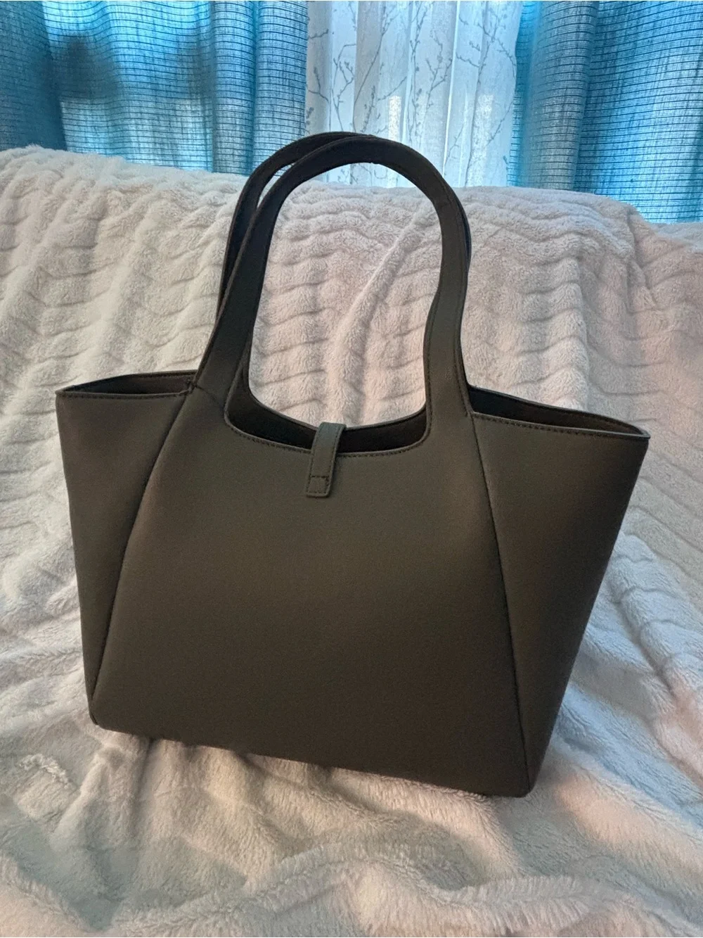 Tommy Hilfiger Utility Olive Green Handbag - Picture 2 of 8